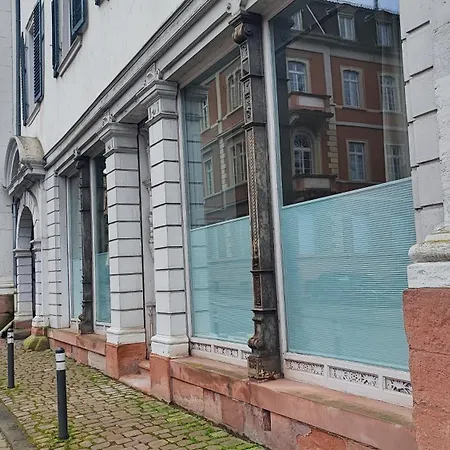 Moderner Luxus In Barockem Gewand Apartment