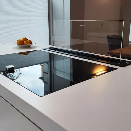 Moderner Luxus In Barockem Gewand - Mit Freier Minibar